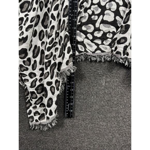 Chico's Leopard Print Ruana Wrap Womens OS Black Gray Jacquard Topper Bohemian - Picture 7 of 7